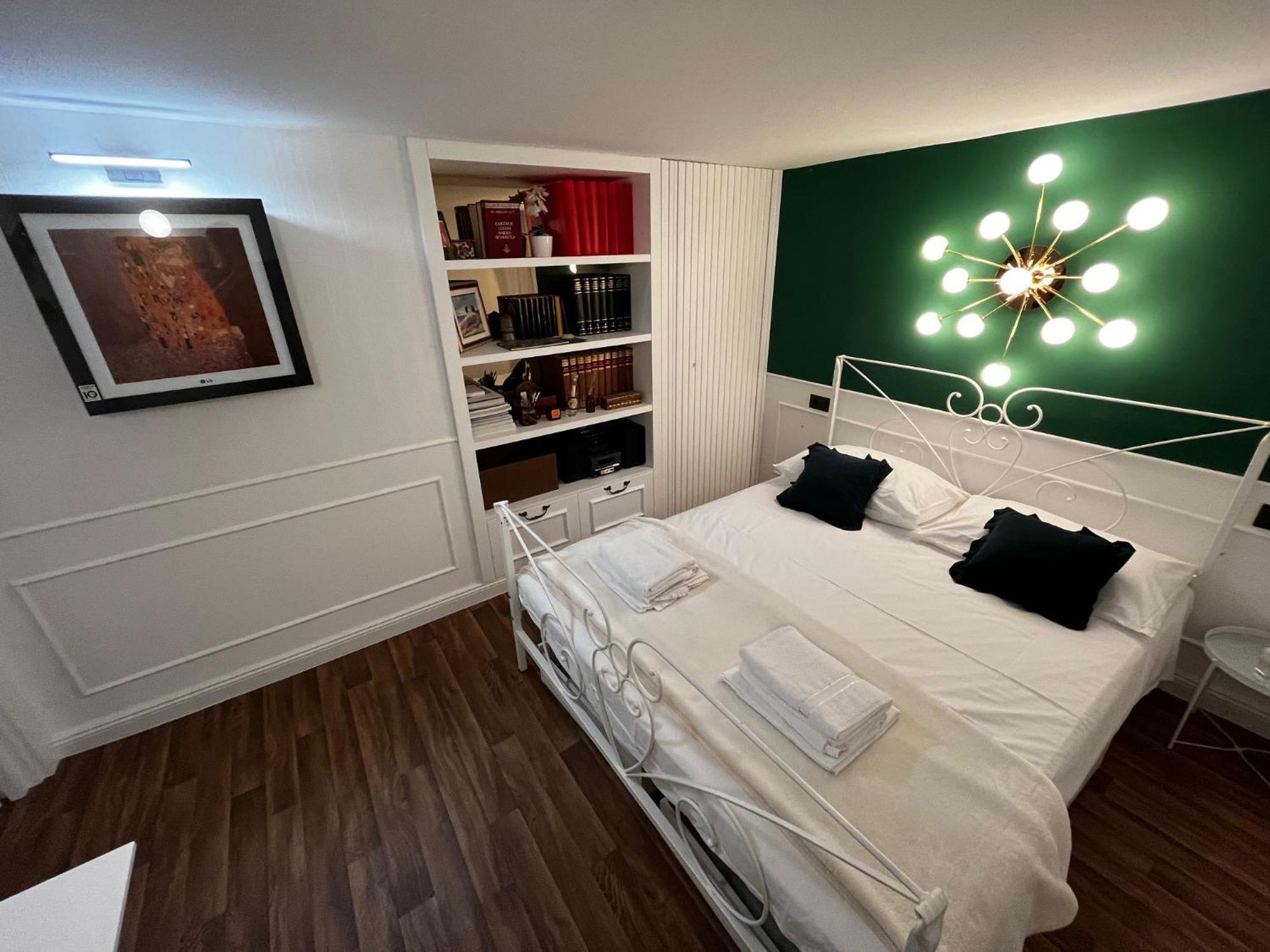 Db Interiors Split Exterior foto