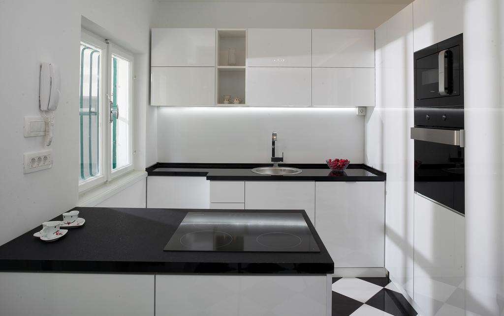 Db Interiors Split Exterior foto